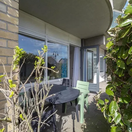 Beachside Bliss In Lägenhet